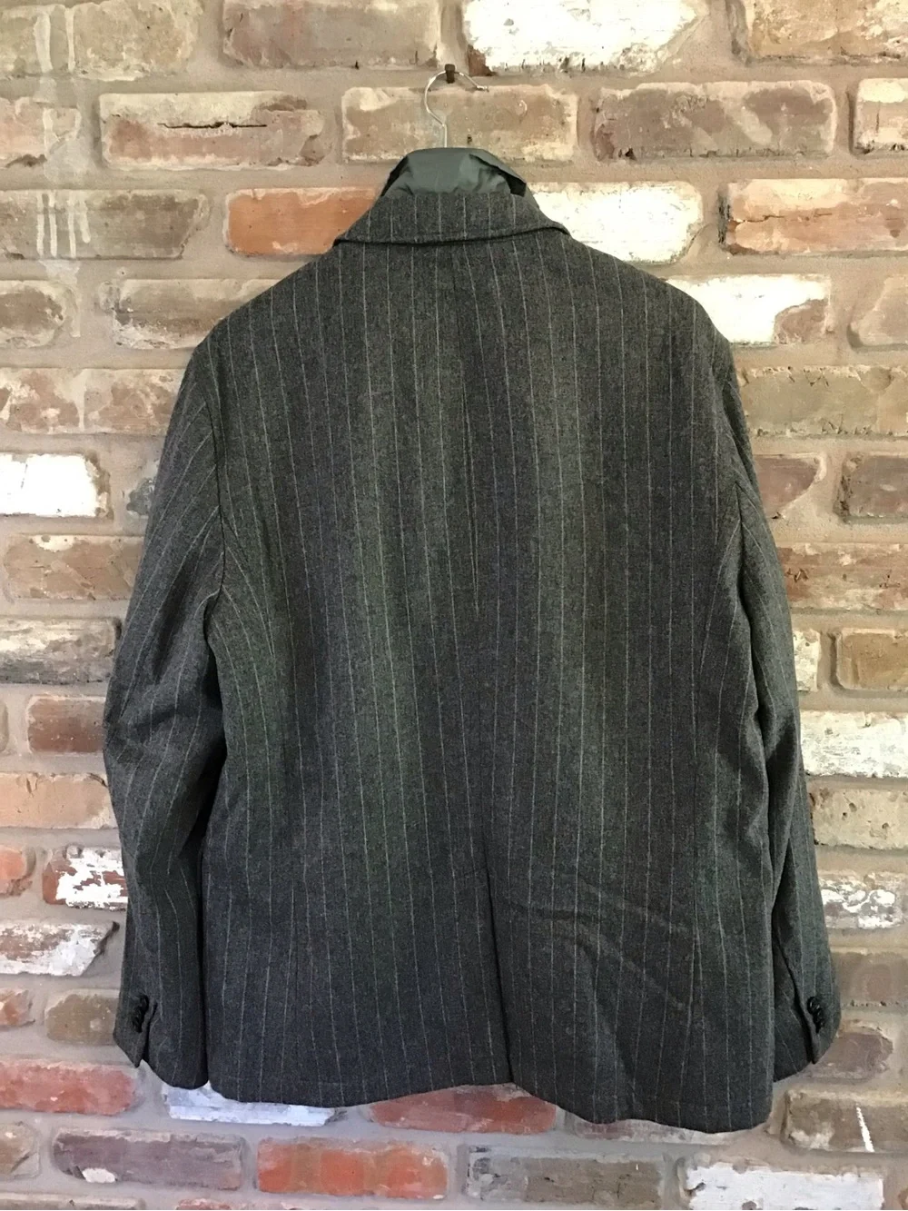 Banana Republic Gray Pinstripe Men's Wool 3 Button Blazer with Quilted Insert L